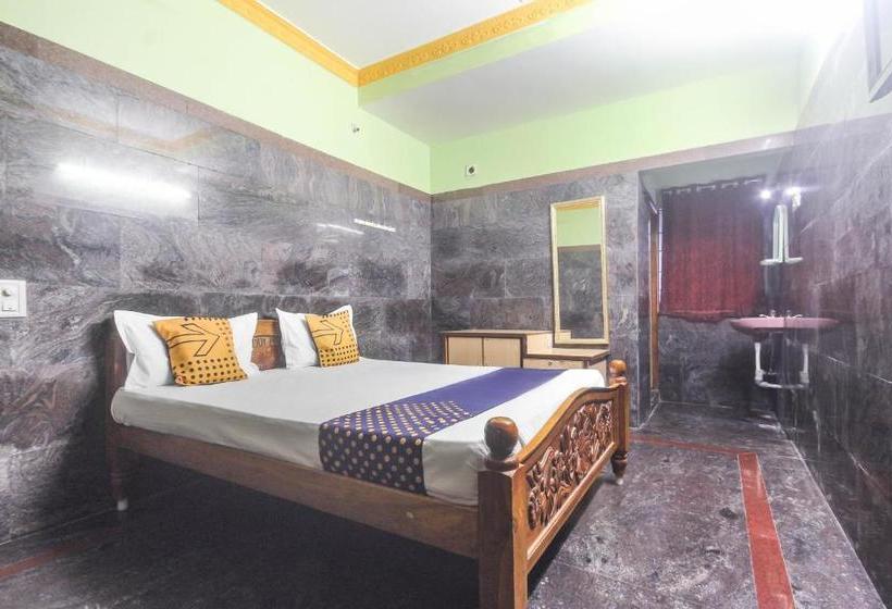 호텔 Spot On 65272 Ganapathy Lodge