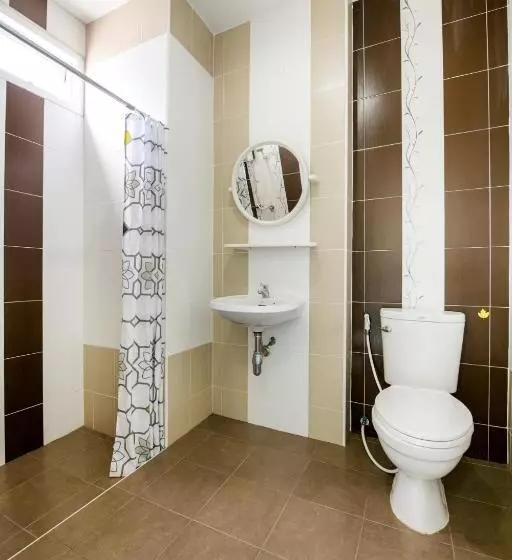 هتل Oyo 350 Mae Saeng Place