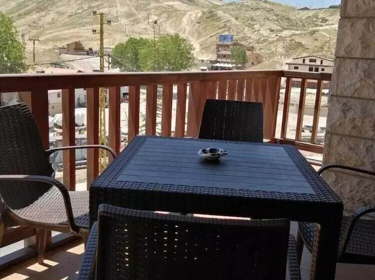 هتل Planet Suites