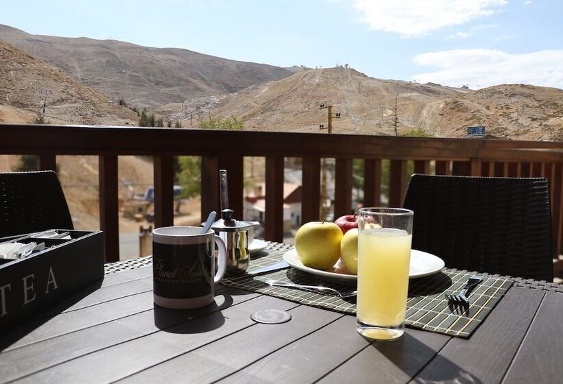 هتل Planet Suites