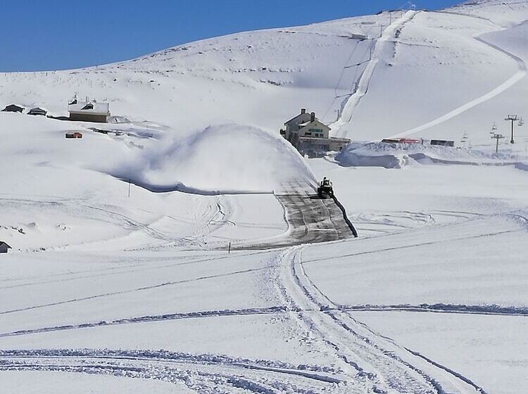 هتل Planet Suites