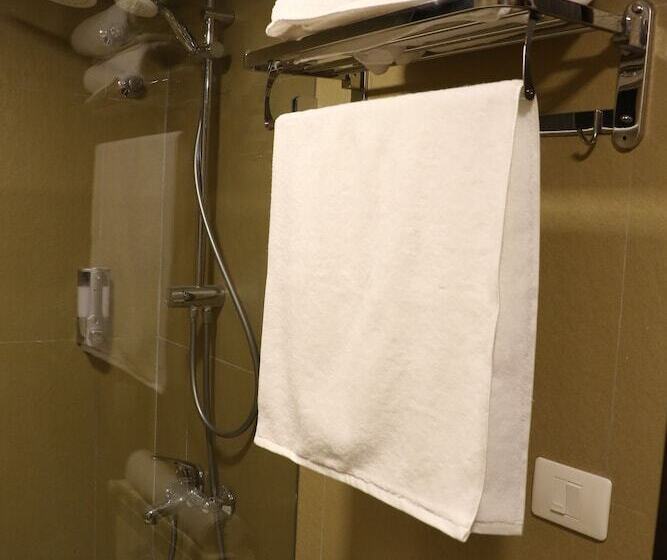 هتل Planet Suites