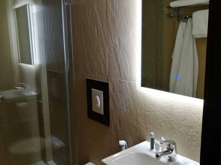 هتل Planet Suites