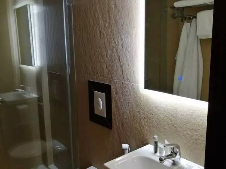 هتل Planet Suites