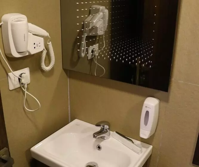 هتل Planet Suites