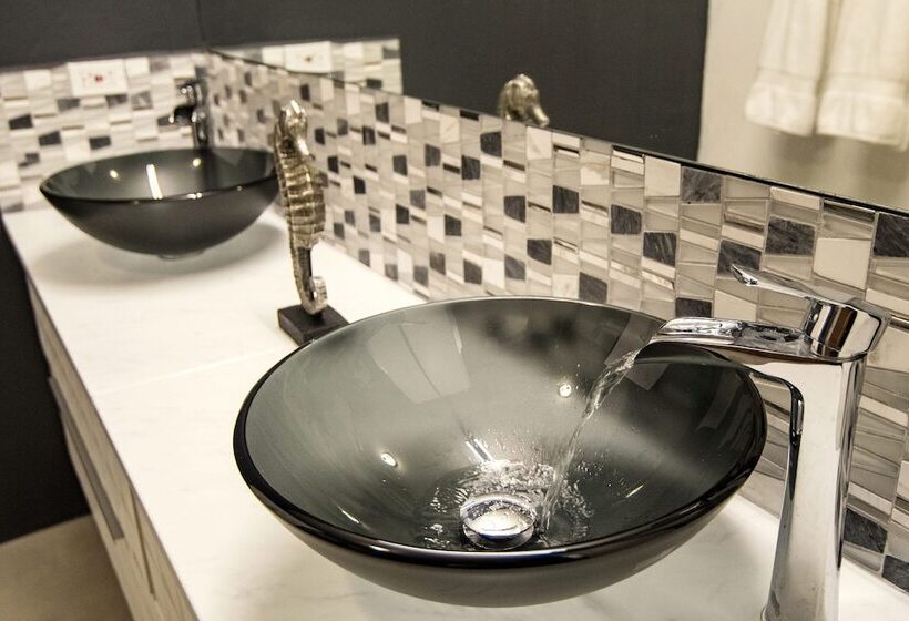 L'agua By Island Properties Online