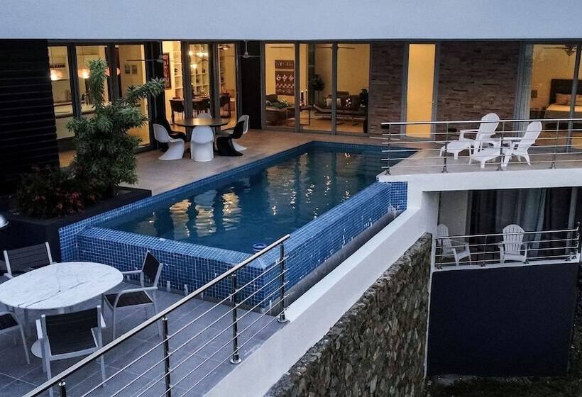 L'agua By Island Properties Online