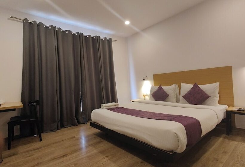 Hotel Mavens Orange Artemis Hospital Road