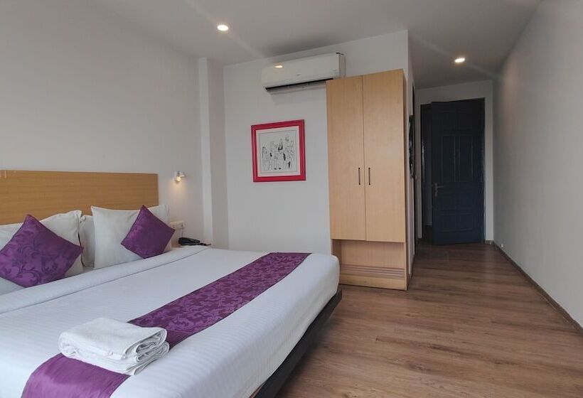 Hotel Mavens Orange Artemis Hospital Road