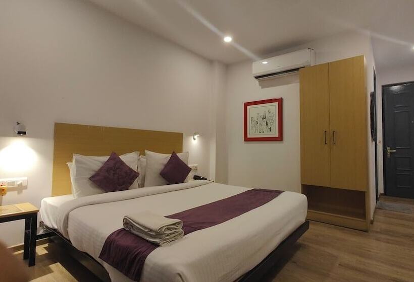 Hotel Mavens Orange Artemis Hospital Road