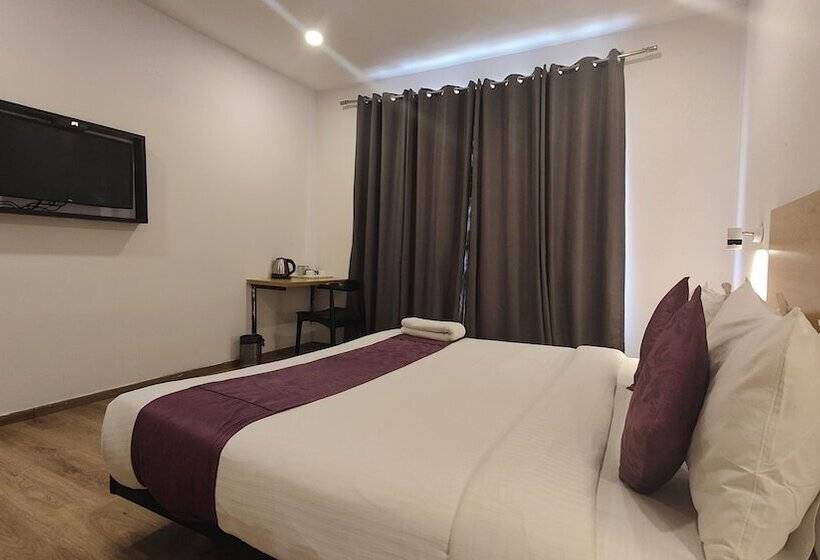 Hotel Mavens Orange Artemis Hospital Road