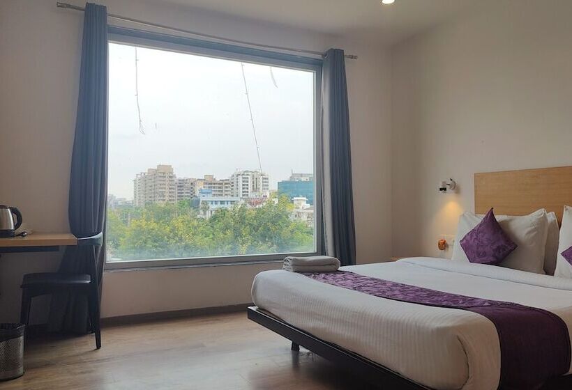 Hotel Mavens Orange Artemis Hospital Road