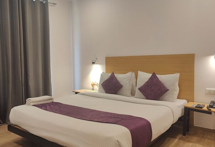 Hotel Mavens Orange Artemis Hospital Road