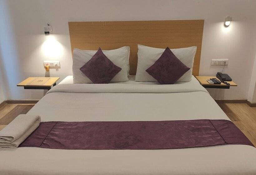 Hotel Mavens Orange Artemis Hospital Road