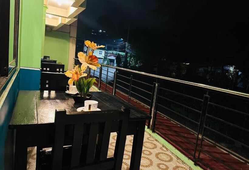 בית מלון כפרי Sukhavati Inn