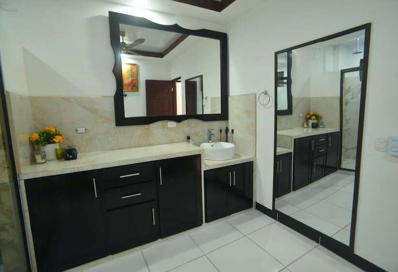 هتل Vista Del Pacifico