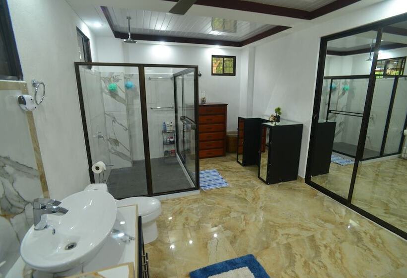 هتل Vista Del Pacifico