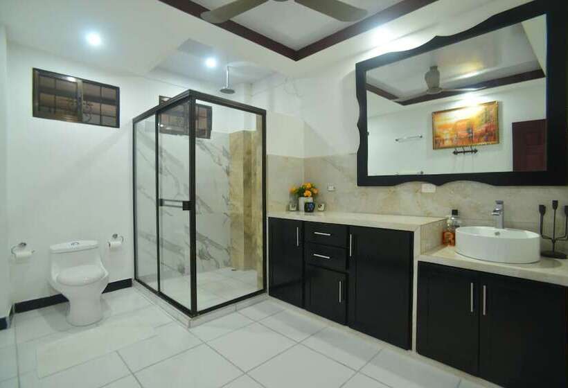 هتل Vista Del Pacifico