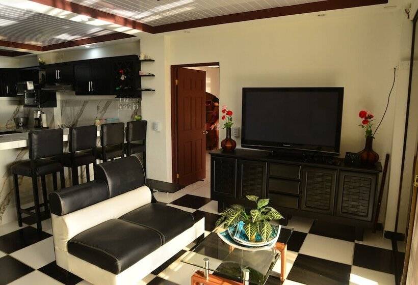 هتل Vista Del Pacifico