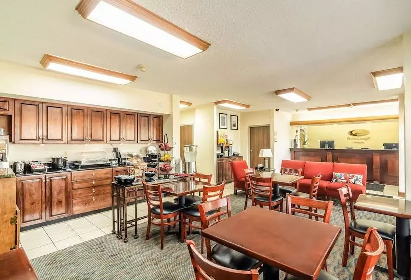 Отель Econo Lodge Moss Point Pascagoula