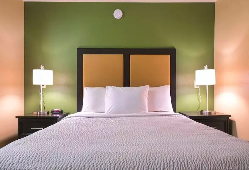 호텔 Suburban Studios Louisville East