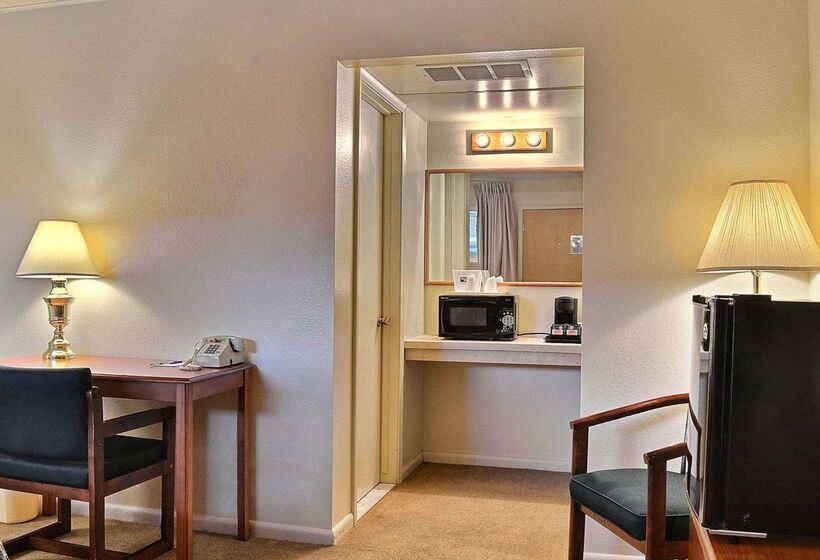 هتل Rodeway Inn Cody