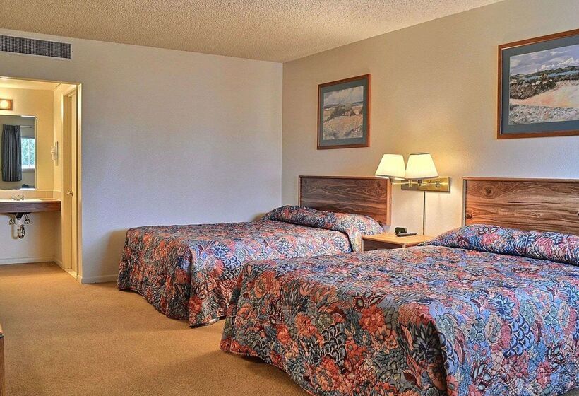 هتل Rodeway Inn Cody