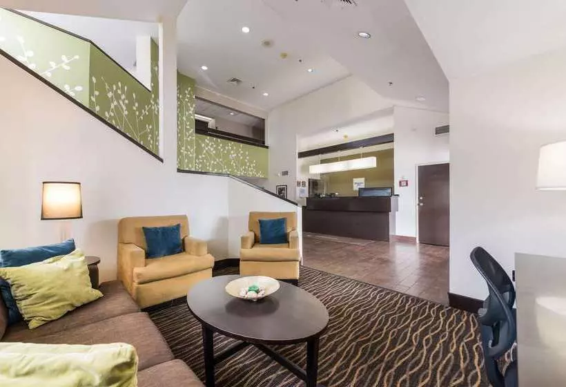 בית מלון כפרי Rodeway Inn