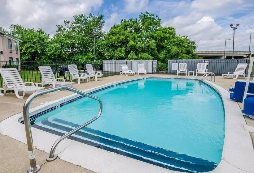 酒店 Sleep Inn Louisville Airport & Expo