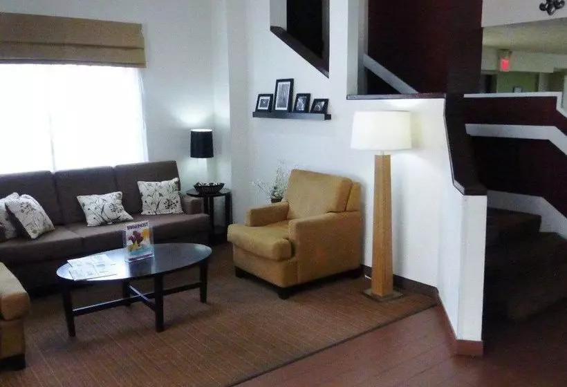 בית מלון כפרי Sleep Inn New Orleans Airport