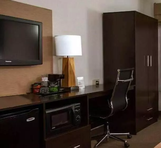 هتل Sleep Inn & Suites Buffalo Airport