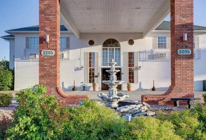 Hotelli Howard Johnson By Wyndham Branson Theatre District