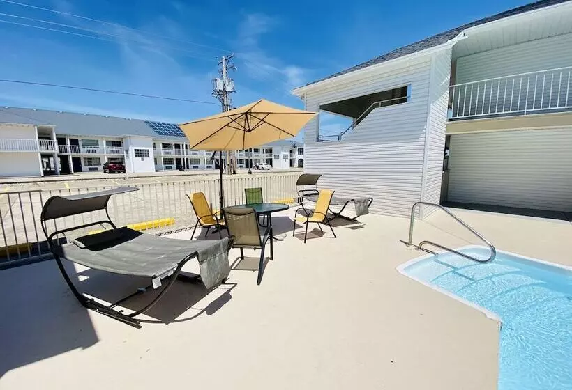 Hotelli Howard Johnson By Wyndham Branson Theatre District