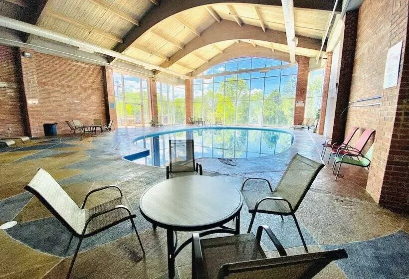 Hotelli Howard Johnson By Wyndham Branson Theatre District