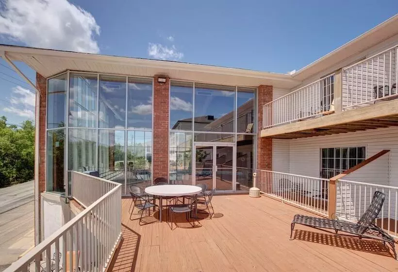 Hotelli Howard Johnson By Wyndham Branson Theatre District