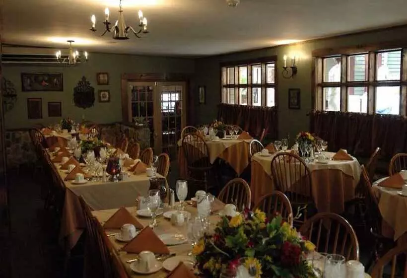 Отель Stroudsmoor Country Inn