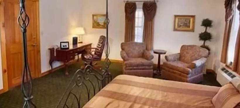 Отель Stroudsmoor Country Inn