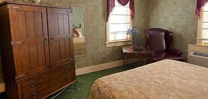 Отель Stroudsmoor Country Inn