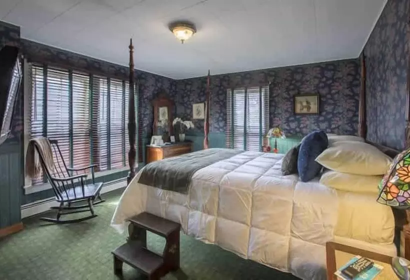 Отель Stroudsmoor Country Inn