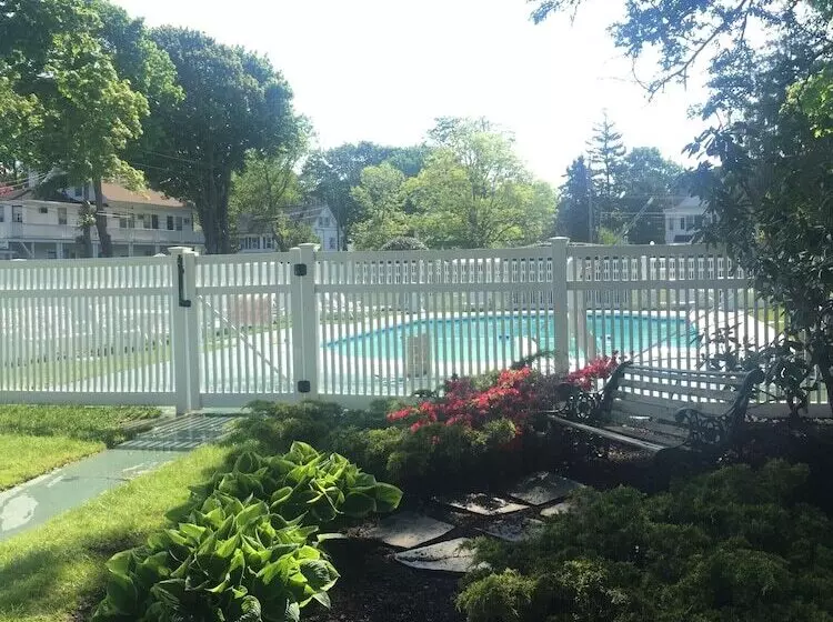 Курорт Shoreway Acres Inn & Cape Cod Lodging