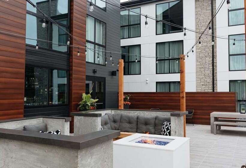 Revel Hotel Des Moines Urbandale, Tapestry Collection By Hilton