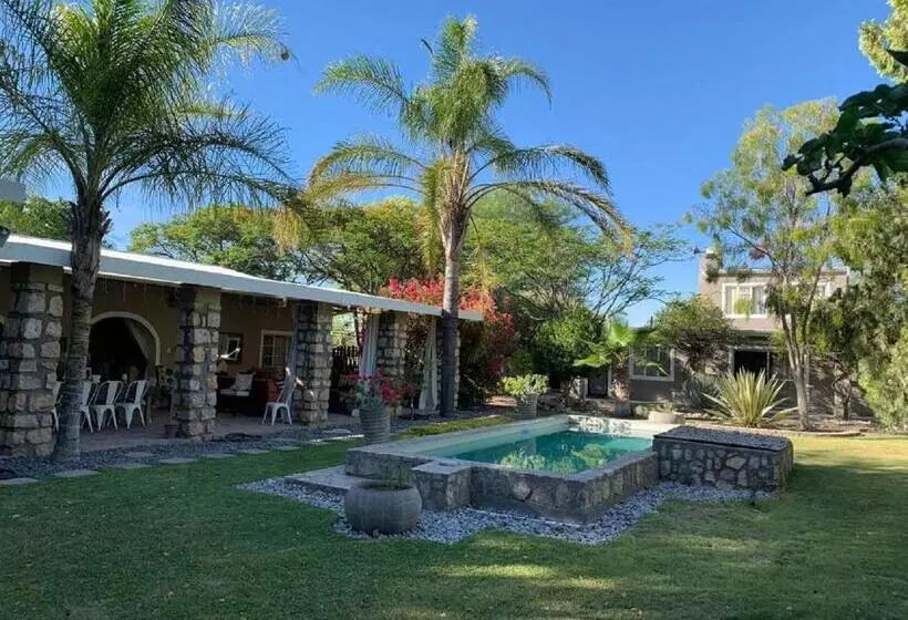 هتل Tarentaal Guest Farm