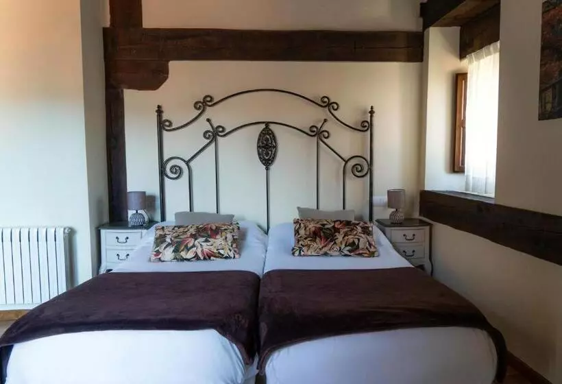 هاستل Posada Rural La Piñorra