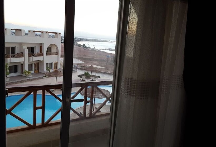 Half Moon   Sunny Dahab