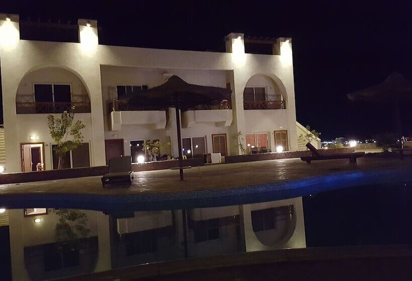 Half Moon   Sunny Dahab