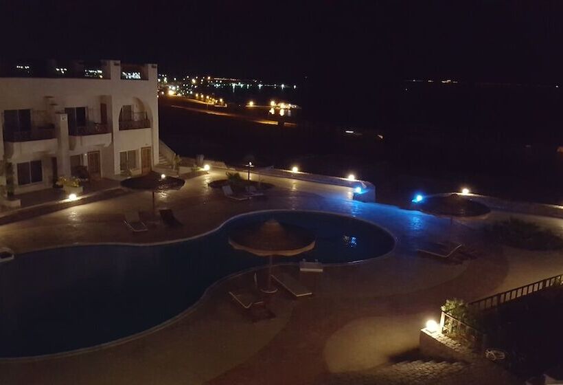 Half Moon   Sunny Dahab