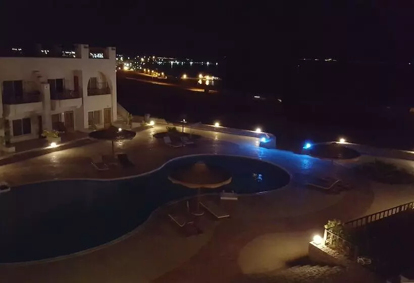 Half Moon   Sunny Dahab