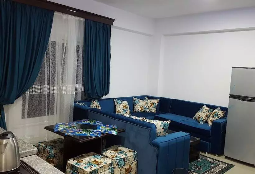 Half Moon   Sunny Dahab