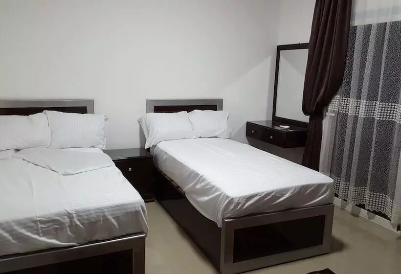 Half Moon   Sunny Dahab