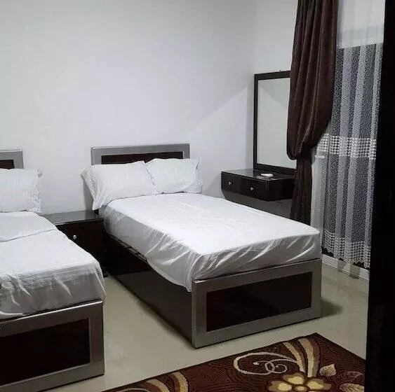 Half Moon   Sunny Dahab